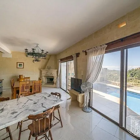 Apartamento With Ensuite Bathroom With Shared Pool And Garden