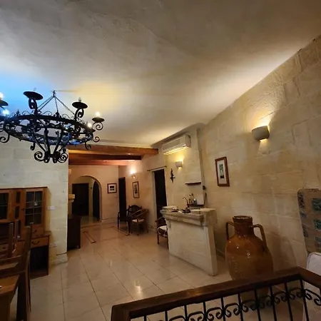 With Ensuite Bathroom With Shared Pool And Garden Apartamento *